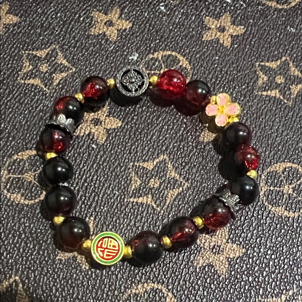 2/$25 ❤️Chic Black and Gold Beaded Bracelet